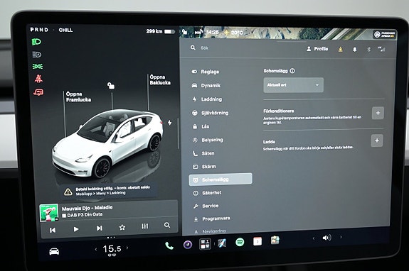Tesla Model Y 15 of 27