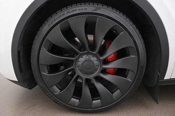 Tesla Model Y 27 of 27