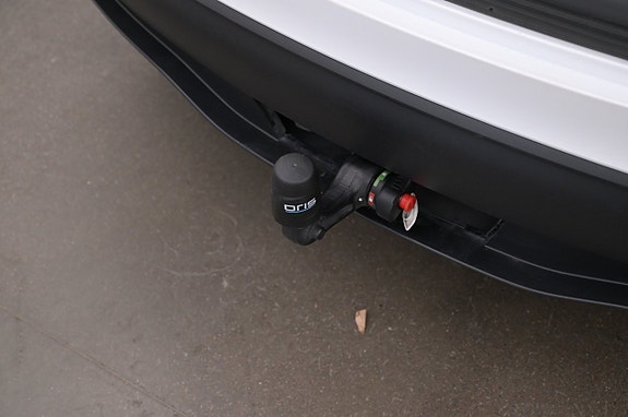 Tesla Model Y 26 of 27