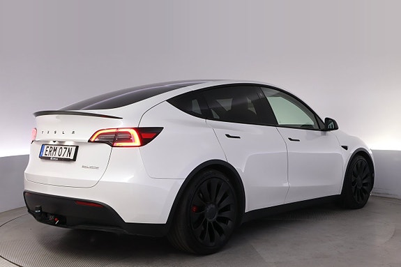 Tesla Model Y 5 of 27