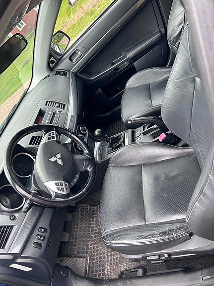 Mitsubishi Lancer 3 of 3