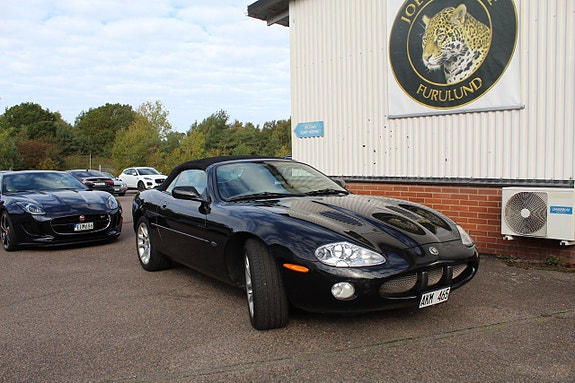 Jaguar XK 2 of 5