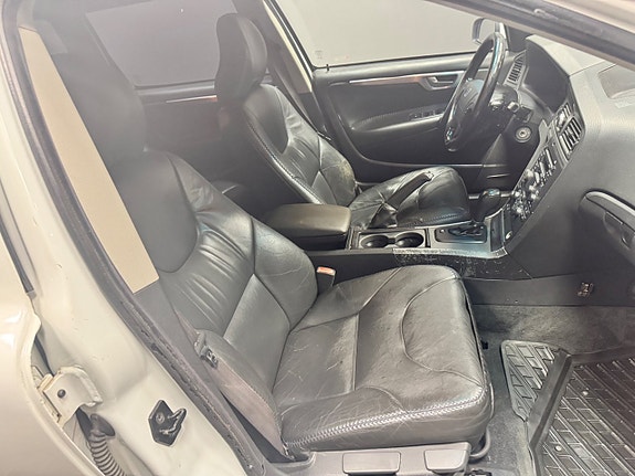 Volvo V70 6 of 9