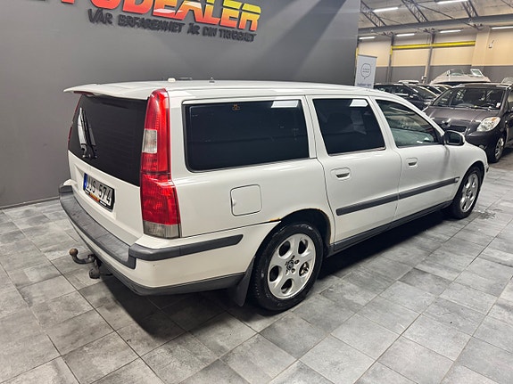 Volvo V70 5 of 9