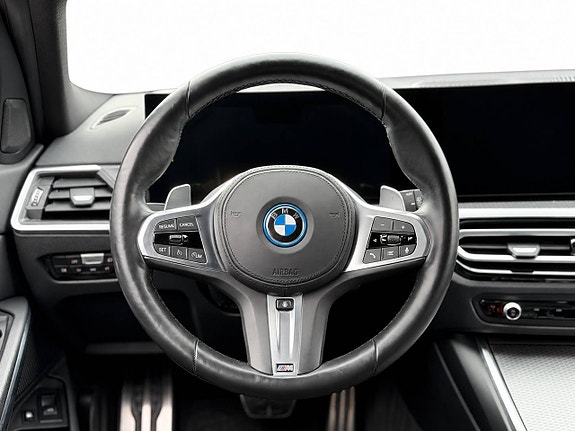 BMW 330e 12 of 17