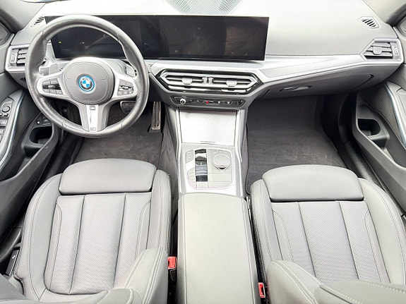 BMW 330e 11 of 17