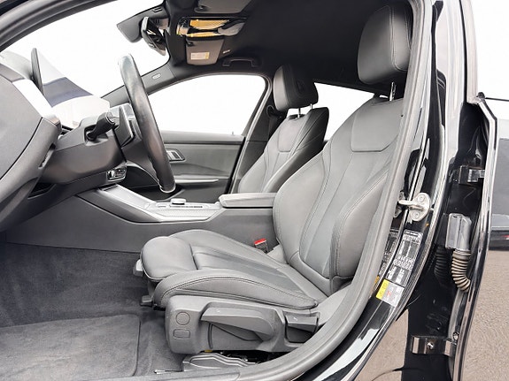 BMW 330e 9 of 17