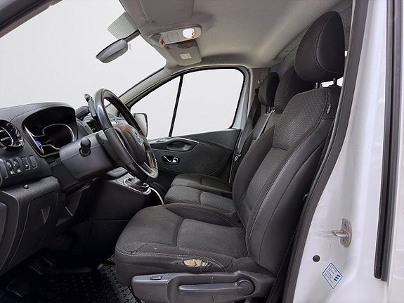 Opel Vivaro 8 of 15