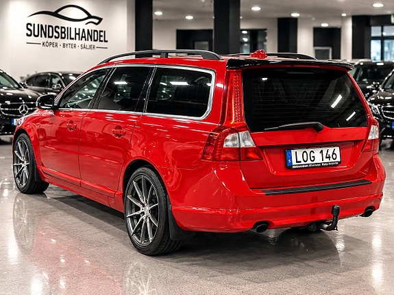 Volvo V70 3 of 11