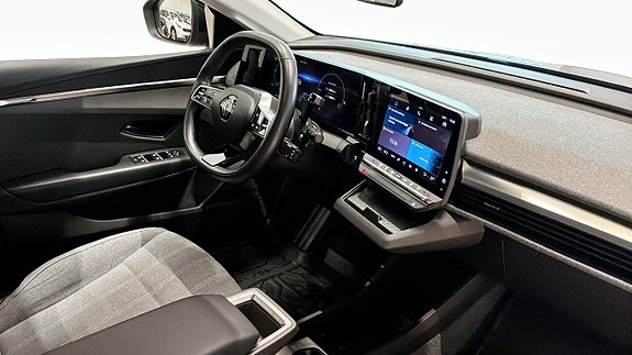 Renault Megane E-Tech 10 of 22