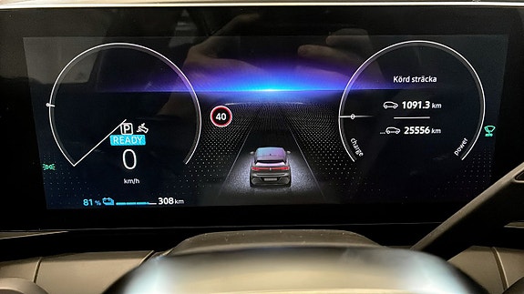 Renault Megane E-Tech 12 of 22