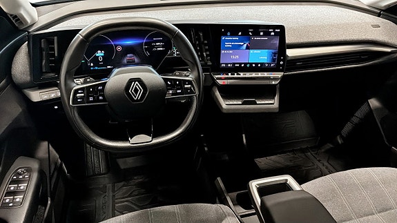 Renault Megane E-Tech 9 of 22