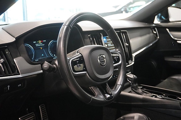 Volvo V90 2 of 14