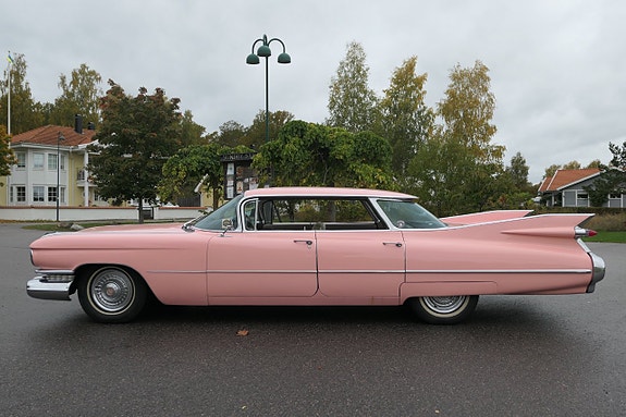 Cadillac Series Sixty-Three 8 of 15