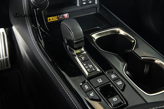 Lexus NX450h+ 15 of 26