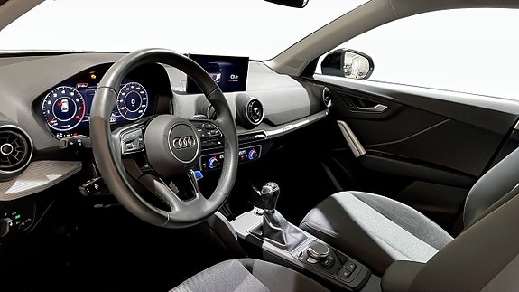 Audi Q2 7 of 12