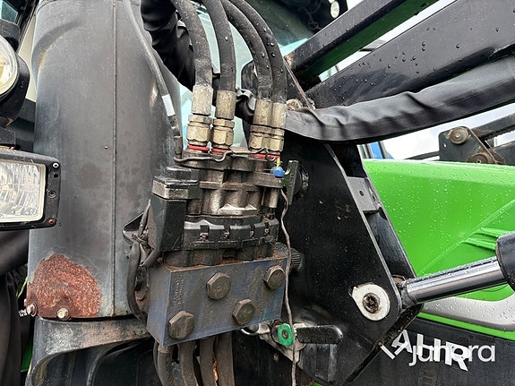 Traktor Deutz-Fahr 6130.4 TTV med Trima frontlastare 26 of 30