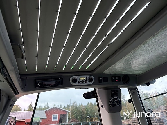 Traktor Deutz-Fahr 6130.4 TTV med Trima frontlastare 29 of 30