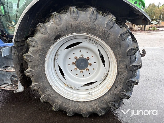Traktor Deutz-Fahr 6130.4 TTV med Trima frontlastare 11 of 30