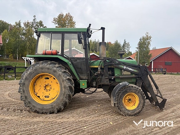 Traktor John Deere 3130 med lastare och skopa 6 of 30