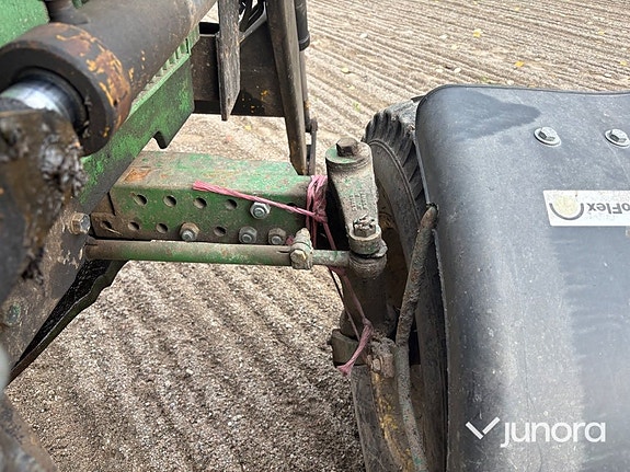 Traktor John Deere 3130 med lastare och skopa 10 of 30