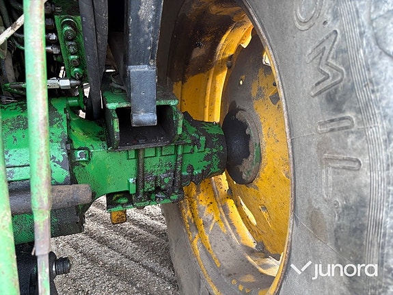 Traktor John Deere 3130 med lastare och skopa 12 of 30