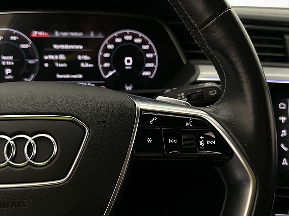 Audi e-tron 23 of 30