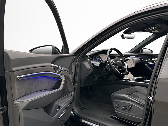 Audi e-tron 12 of 30