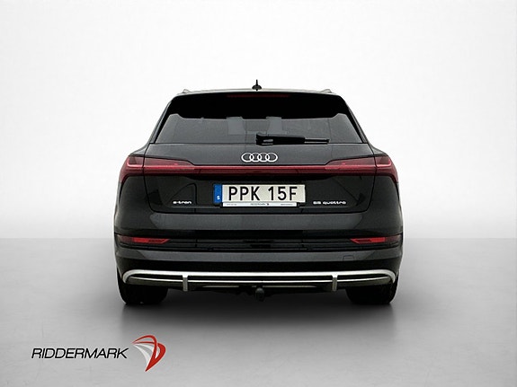 Audi e-tron 8 of 30