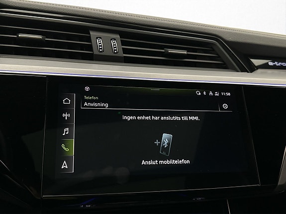 Audi e-tron 29 of 30