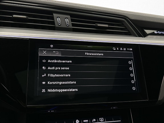 Audi e-tron 28 of 30