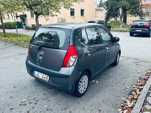 Hyundai i10 4 of 6