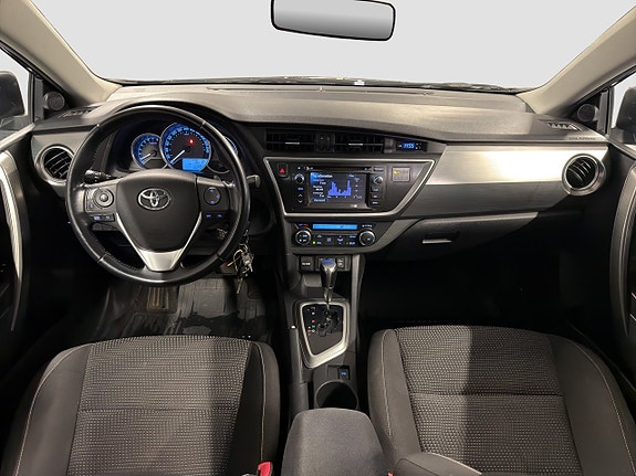 Toyota Auris 14 of 21