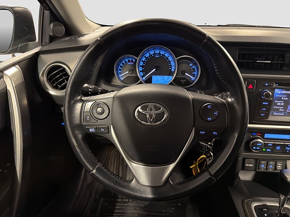 Toyota Auris 12 of 21