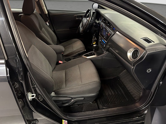 Toyota Auris 18 of 21