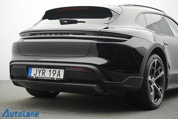 Porsche Taycan 4 15 of 30