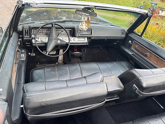 Cadillac Deville 9 of 23