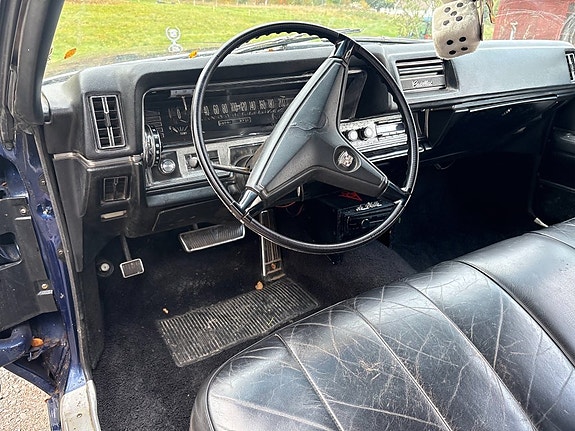 Cadillac Deville 20 of 23