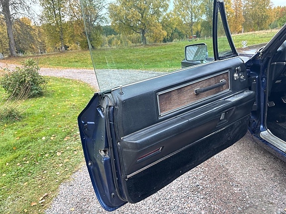 Cadillac Deville 18 of 23