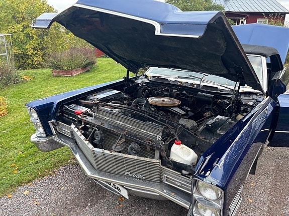 Cadillac Deville 21 of 23