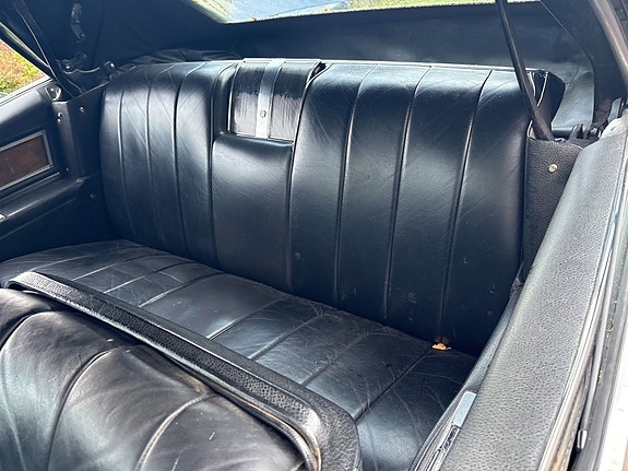 Cadillac Deville 19 of 23