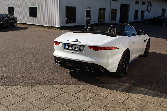 Jaguar F-TYPE 18 of 21