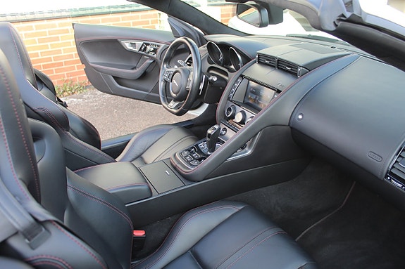 Jaguar F-TYPE 5 of 21