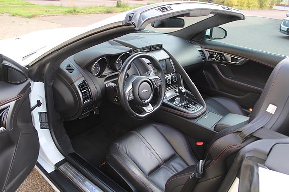 Jaguar F-TYPE 4 of 21