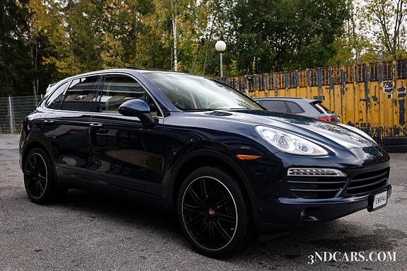 Porsche Cayenne 3 of 20