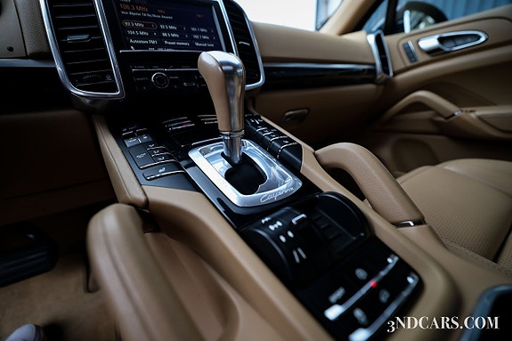 Porsche Cayenne 11 of 20
