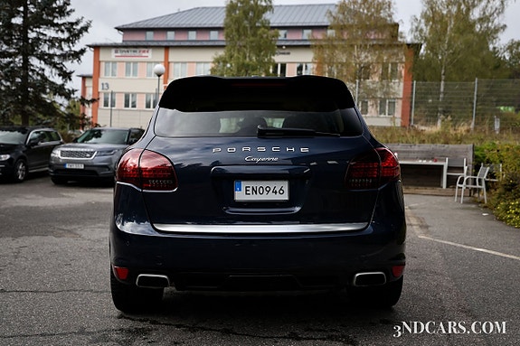 Porsche Cayenne 5 of 20