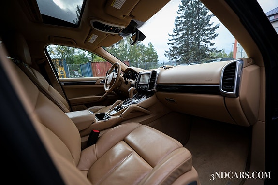 Porsche Cayenne 19 of 20