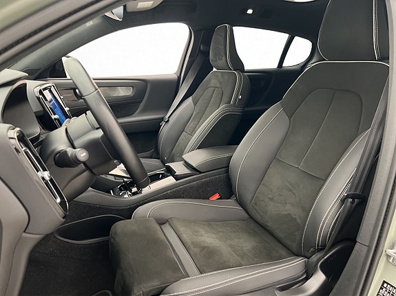 Volvo C40 13 of 30