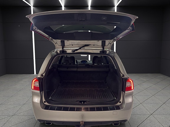 Volvo V70 13 of 30